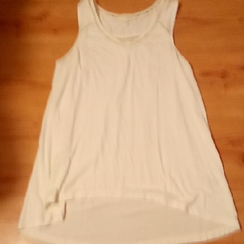 Elegant Cream Blouse with Classic Design